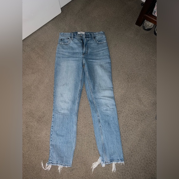 Abercrombie and Fitch Skinny Straight High Waisted Jeans - Size 26 - Picture 2 of 5